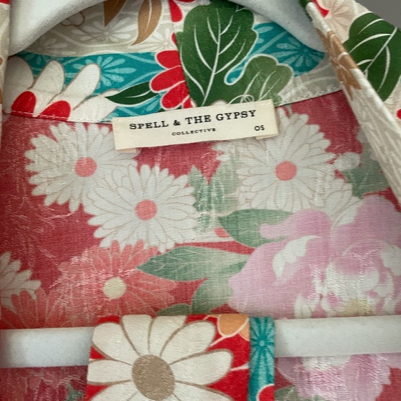 Spell & the Gypsy Delilah short kimono - Picture 3 of 5